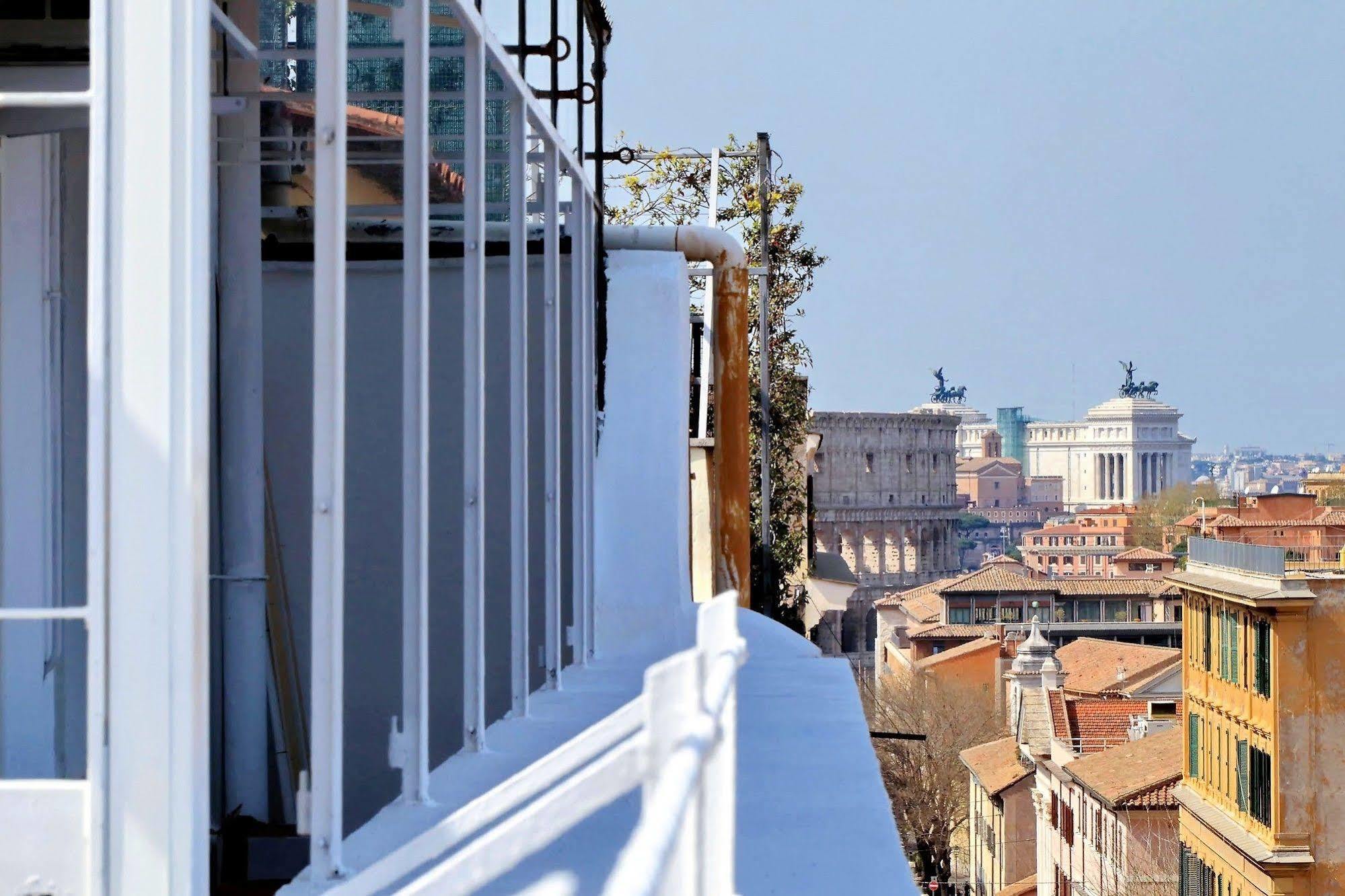 Pensionat Colosseum Terrace 3*
