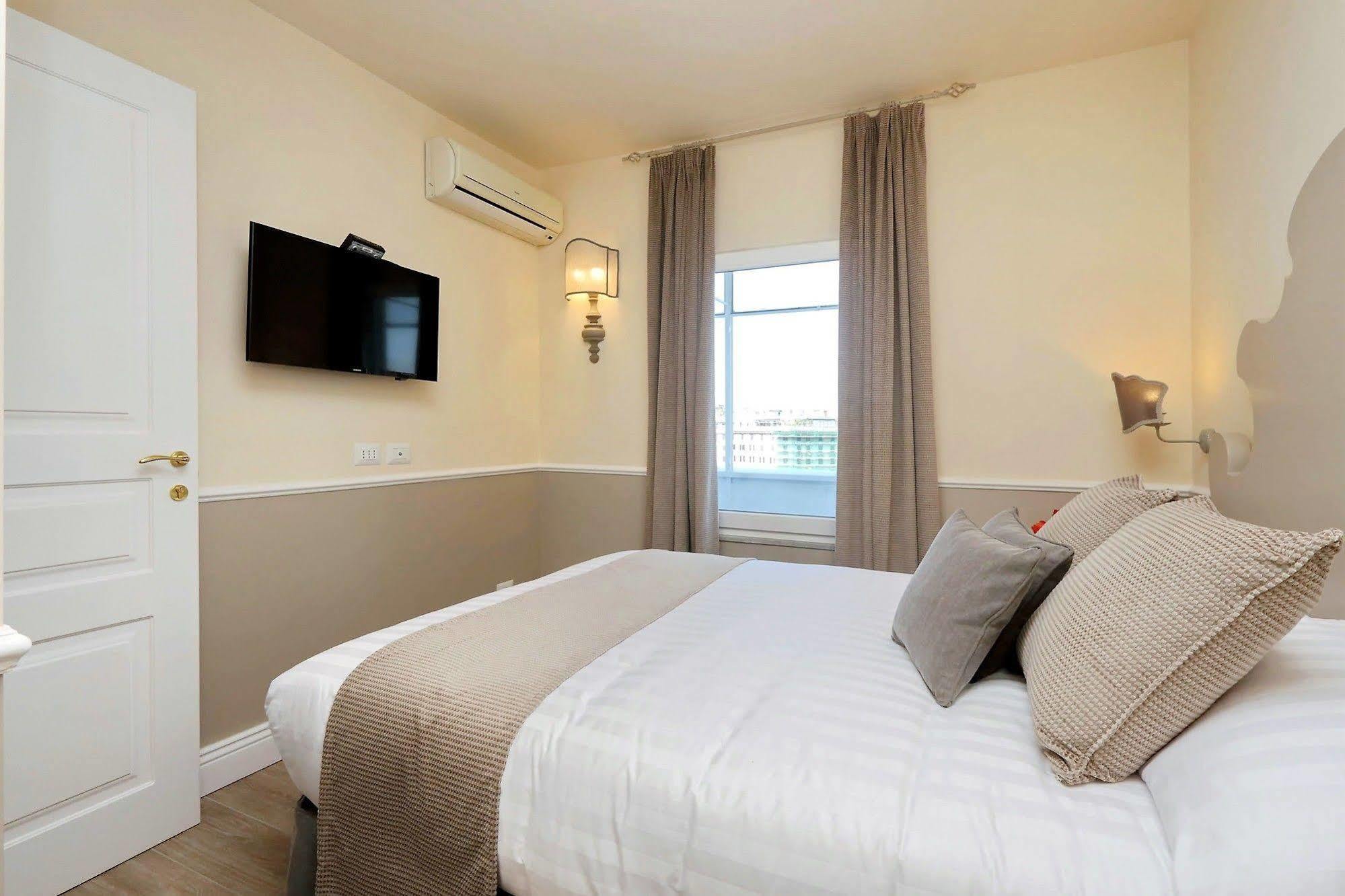 Colosseum Terrace Pensionat 3*